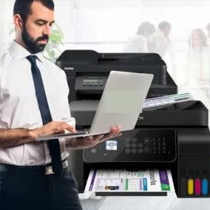 Especialista reparando impresora Epson Canon HP en Tenerife